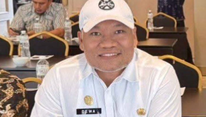 PUPR Banggai Lakukan Perbaikan Sementara Jalan Pesisir Arah Pantai Kilo Lima Jelang Idulfitri