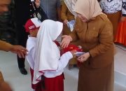 Pemkab Tojo Una-Una Salurkan 7.204 Seragam Gratis untuk Siswa PAUD, SD, dan SMP