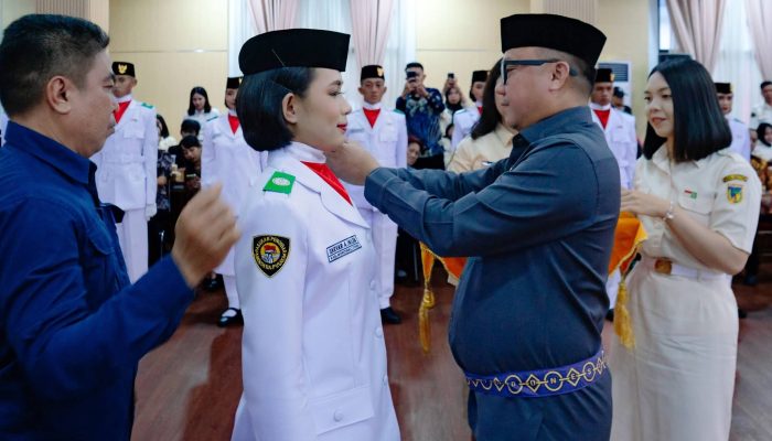 Siap Kibarkan Bendera Merah Putih, Bupati Delis Kukuhkan 30 Anggota Paskibraka Morut 2026