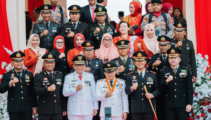 Bupati Amirudin Pimpin Upacara Penurunan Bendera HUT ke-81 RI