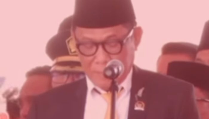 Ketua DPRD Banggai Bacakan Teks Proklamasi, Tampil Penuh Semangat di HUT ke-81 RI