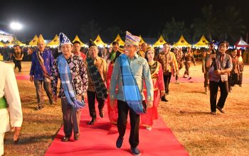 Paling Megah Sepanjang Sejarah! Gubernur Anwar Hafid Tabuh Gendang Sambut Gelaran Spektakuler Festival Bakulupi Touna 2026