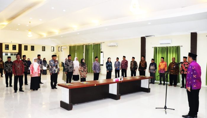 Lantik 13 Pejabat, Kakanwil Kemenag Sulteng Ingatkan Pentingnya Empat Pilar Kerja Sama
