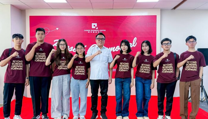 Bupati Delis Lepas Delapan Pemuda Morowali Utara Kuliah ke China, Bekal SDM Untuk Perkuat Investasi