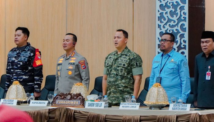 Kapolresta Banggai Hadiri Rapat Paripurna Persetujuan KUPA dan PPAS Perubahan TA 2026 di DPRD