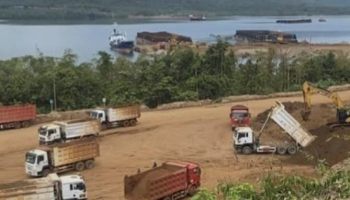 Hampir Setahun, Ratusan Tongkang Ore Nikel Siuna Disebut Tak Lagi Urus Clearance Kesehatan