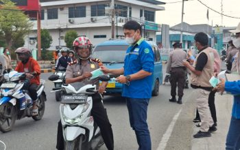 Cegah Dampak Asap Karhutla, PT PAU Bersama Pemkab Banggai Bagikan 3.000 Masker Gratis