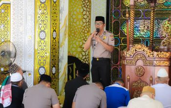 Melalui Jumat Keliling, Kapolresta Banggai Ajak Masyarakat Jaga Persatuan dan Cegah Tawuran