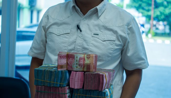 Kejaksaan Negeri Palu Fasilitasi Pengembalian Uang Ganti Rugi Rp950 Juta Kasus Penggelapan Tanah